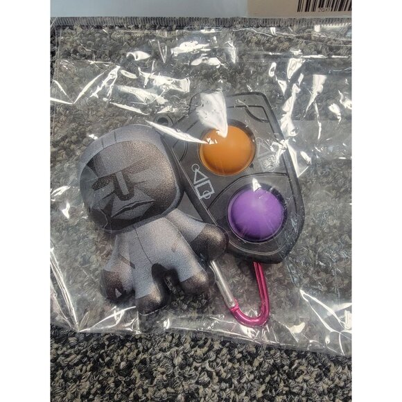 Squid Game Fidget Keychain Toy With Pop It & Character Figure - Picture 1 of 1